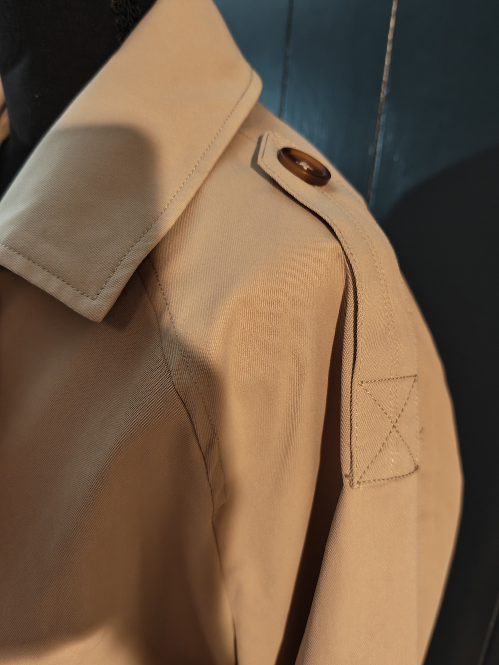 Rebecca Minkoff Khaki Cropped Double-Breasted Trench Jacket - Picture 4 of 8